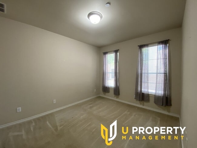 Building Photo - 15831 Breedlove Pl