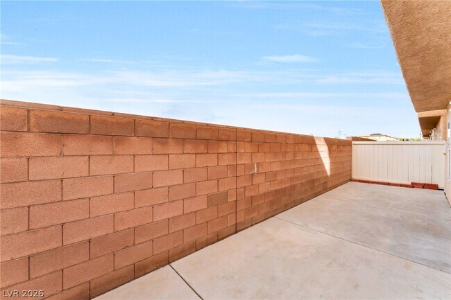 Building Photo - 6635 Weeping Pine St