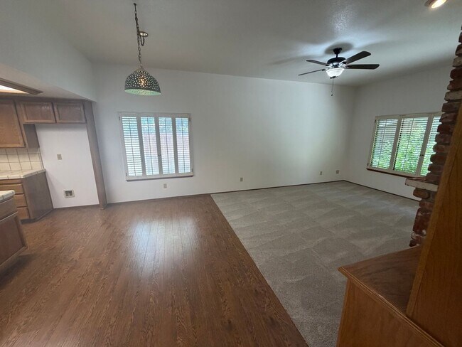 Building Photo - 4 bedroom | 2 bathroom | Gold River home