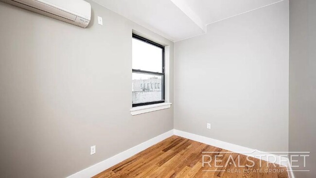 Building Photo - NEW MODERN 2 BED IN CROWN HEIGHTS!