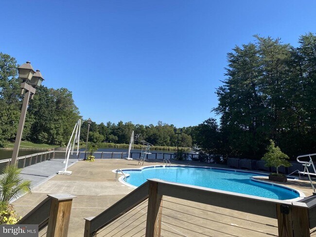 Building Photo - 12165 Abbey Glen Ct