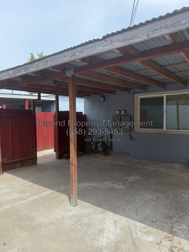 Building Photo - 2704 Highland Ave