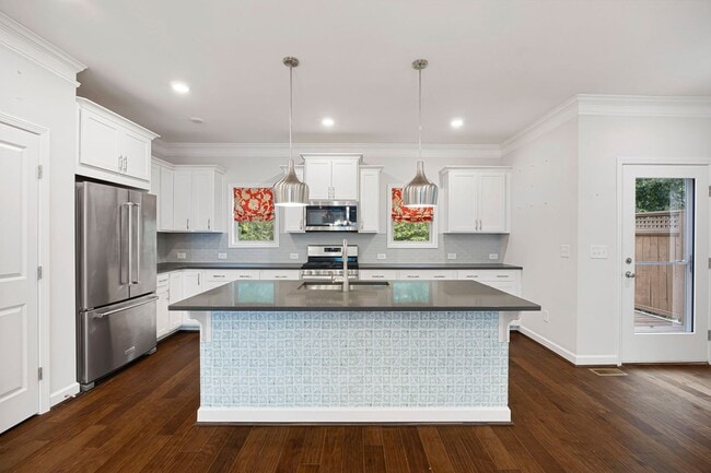 Building Photo - Stunning & Spacious Downtown Kennesaw Townhome 3 Bed 3.5 Bath w/2 Car Garage!