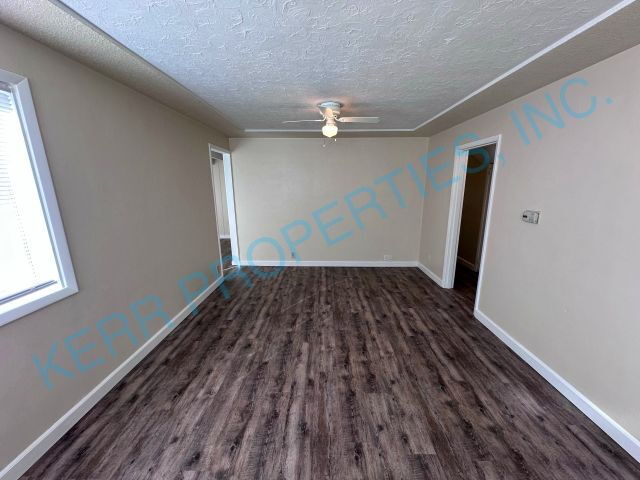 Building Photo - Charming 3-Bedroom Retreat in Milwaukie – Your Perfect 1294 Sq. Ft. Home Awaits!