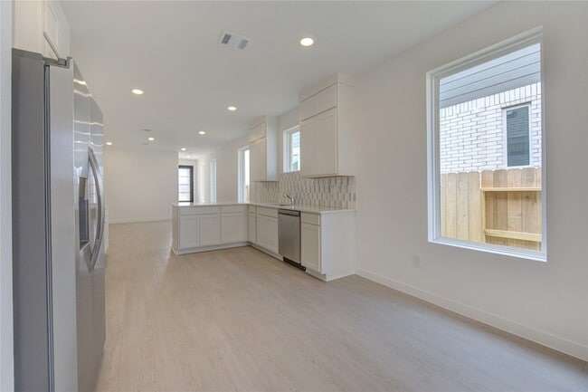 Building Photo - 1047 Blue Stone Dr