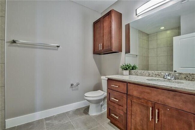 Building Photo - 13609 Pinnacle Cir W