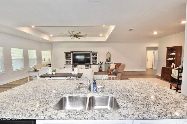 Building Photo - 4858 Sweetspire Dr