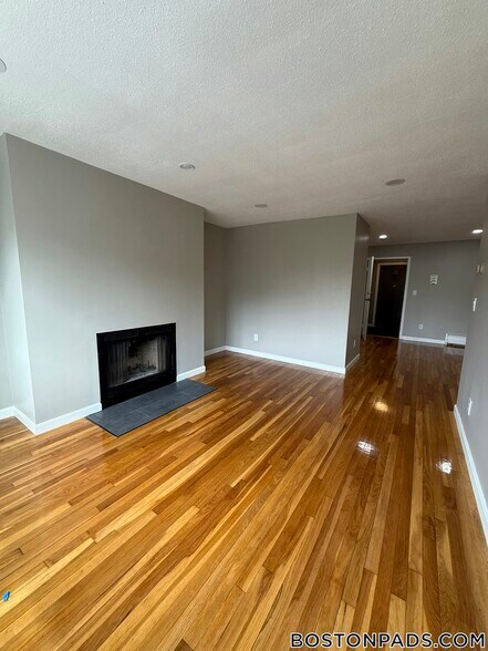 Building Photo - 50 Evergreen St