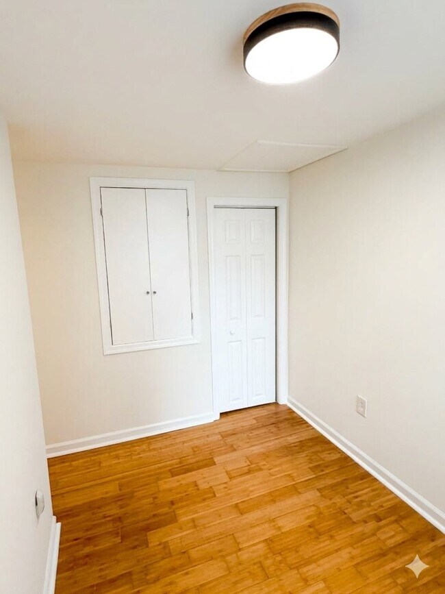 Building Photo - 538 Gerritt St