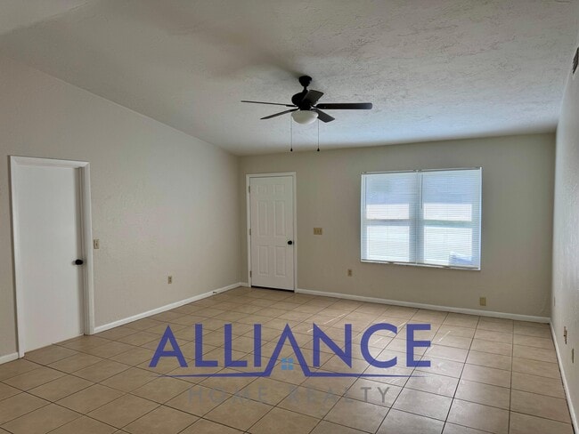 Building Photo - 2609 Sedgefield Ave