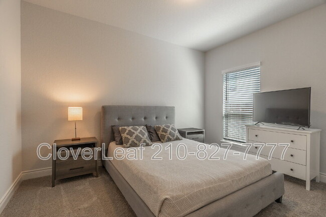 Building Photo - 1149 Cadogan Squire