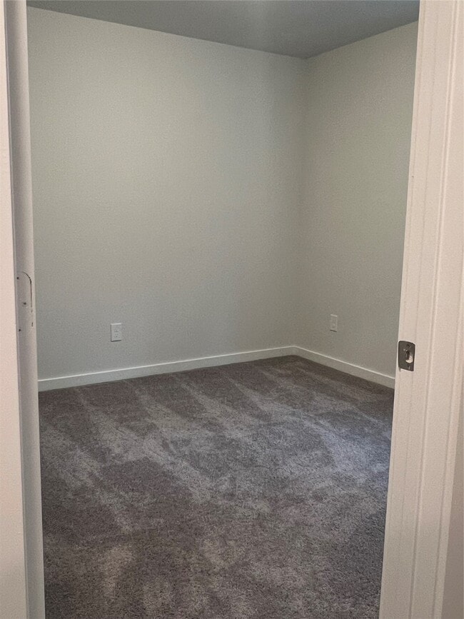 Building Photo - 885 Rd 5102