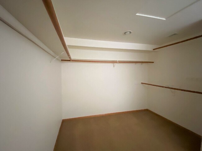 Building Photo - 3BR 3BA home, located in beautiful Solana Beach! Spacious layout with lush landscape