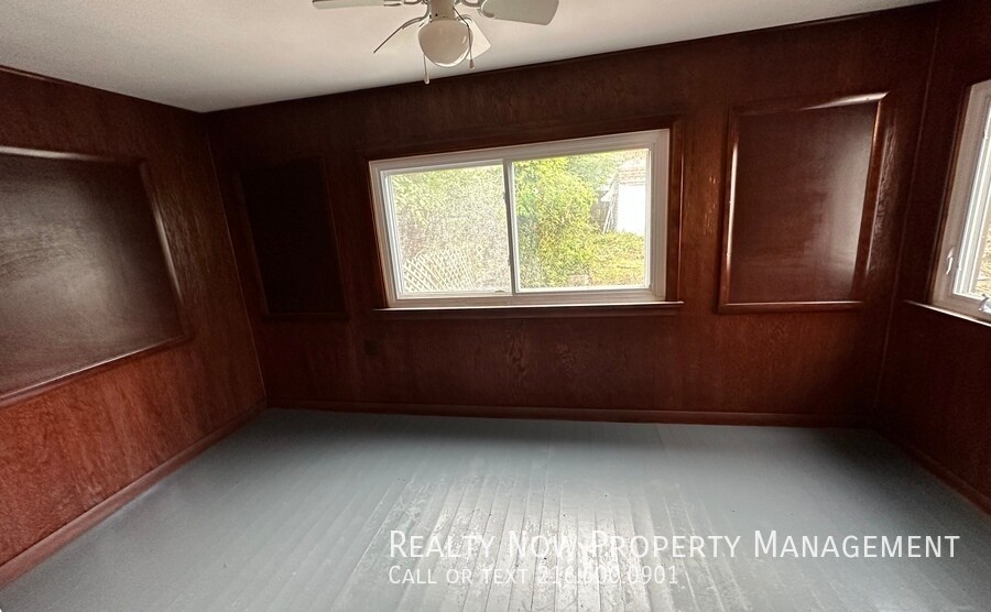 Building Photo - 5063 Thomas St