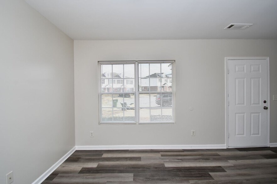 Building Photo - 639 Mill Stone Bluff
