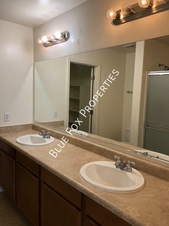 Building Photo - 7651 E Majestic Palm Ln