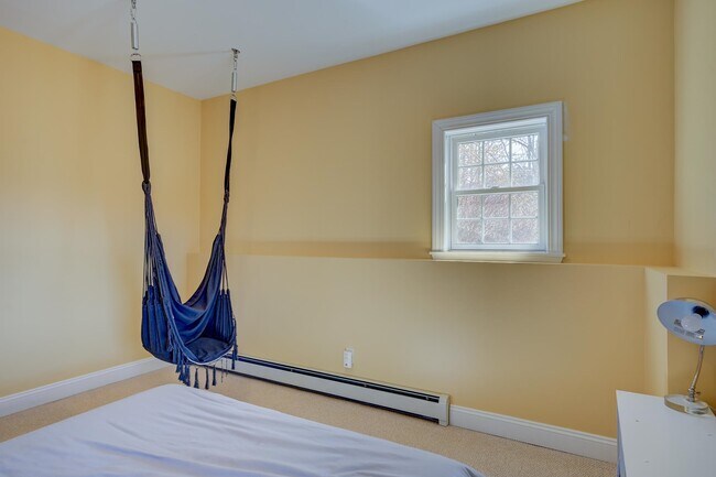 Building Photo - 15 Beechwoods Rd