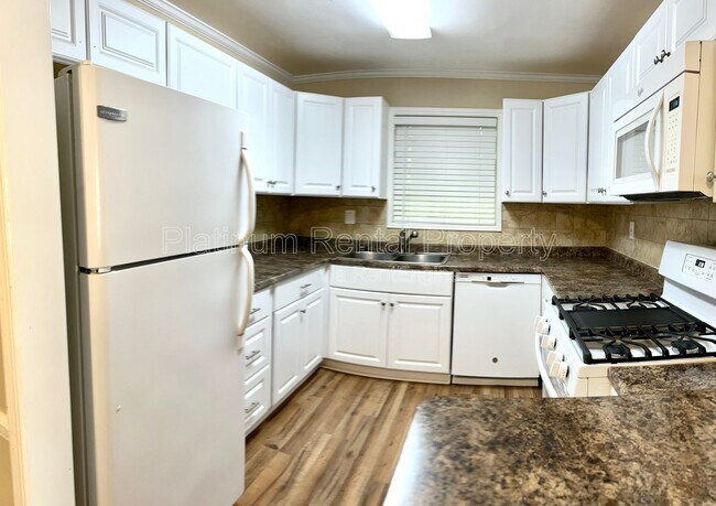 Building Photo - 110 Countryside Pl