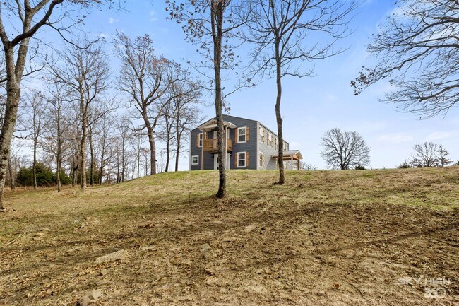 Building Photo - Secluded Executive Retreat on 3.4+ Acres – Minutes from Fayetteville