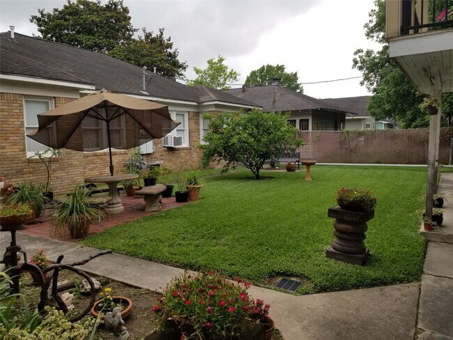 Building Photo - 4821 Rusk St