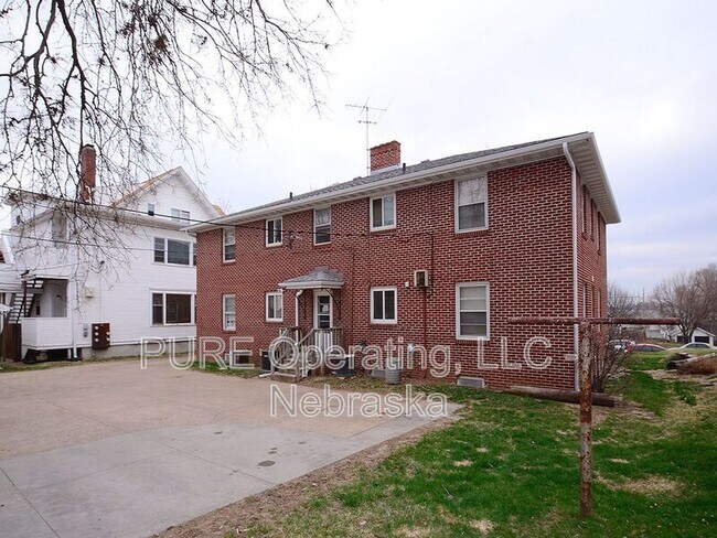 Building Photo - 210 N 32nd Ave