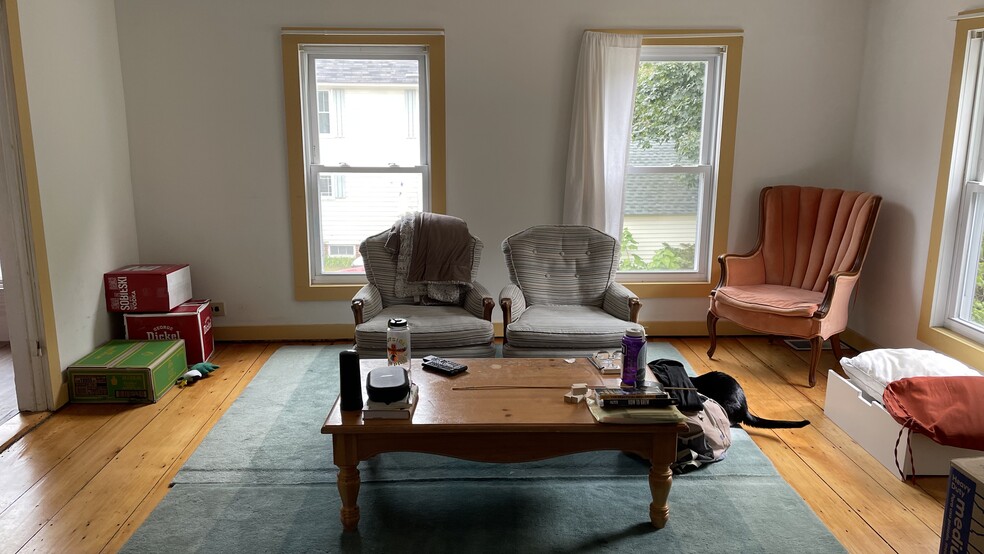 Building Photo - 6 Narragansett St