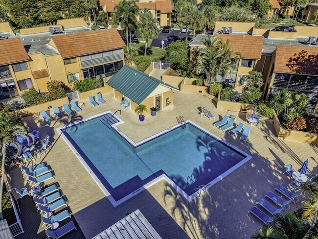 Building Photo - 11282 Green Lake Dr