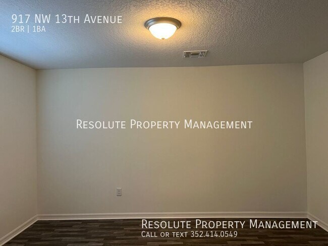 Building Photo - Newly Remodeled 2/1 - NW Ocala