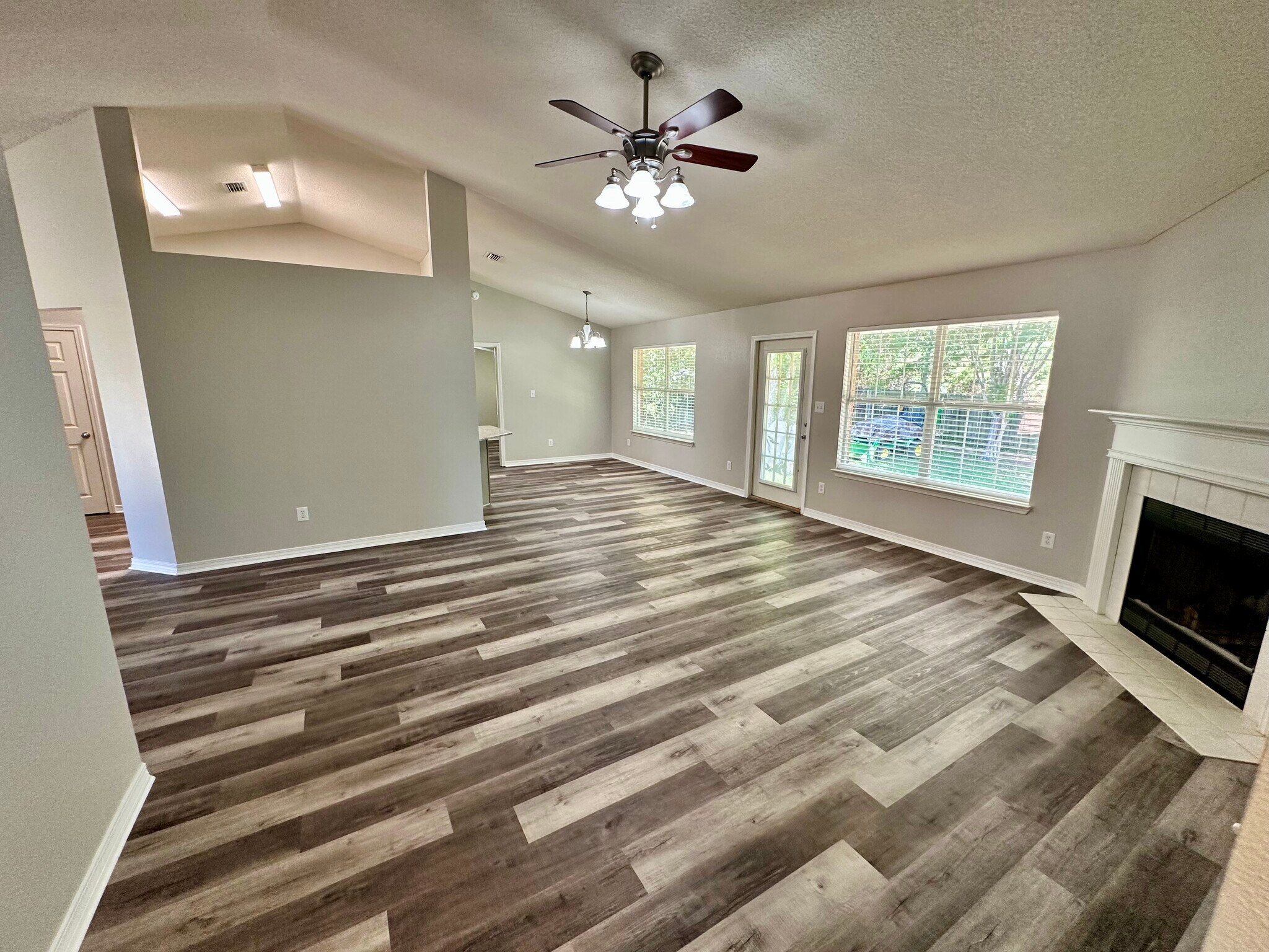 Building Photo - 11699 Madrone Ln