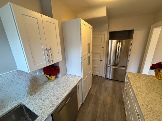 Building Photo - 3919 Beech St