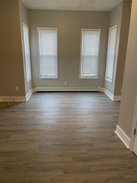 Building Photo - 556 Dixwell Ave