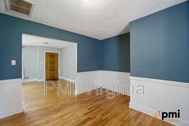 Building Photo - 4012 Nina Dr