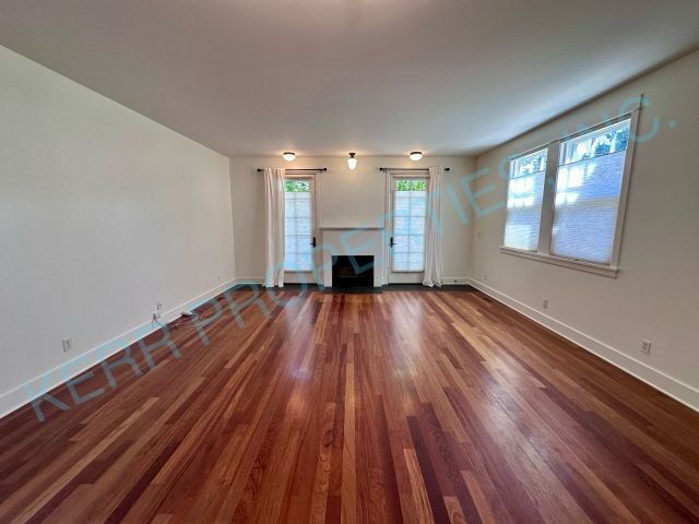 Building Photo - Locating occupants for the property owner! Charming 3-Bedroom Retreat with 2.5 Baths and Spacious...