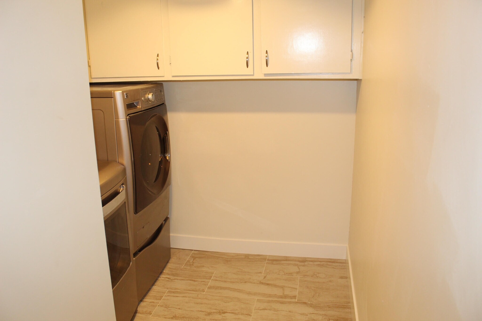 Building Photo - 4400 Portico Pl