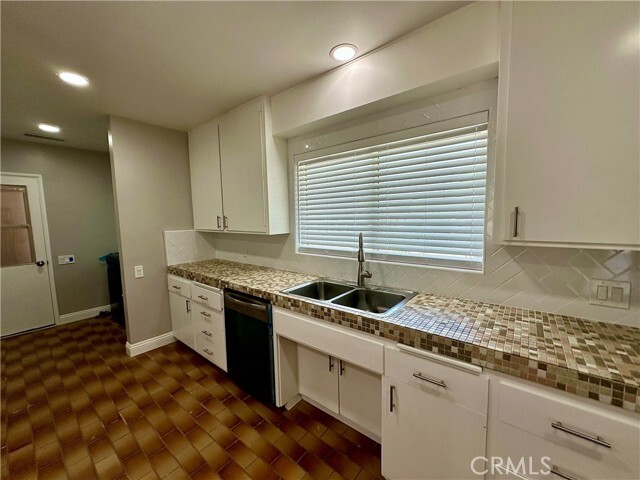 Building Photo - 2126 E Casa Linda Dr