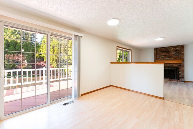 Building Photo - 12920 SE 157th Pl