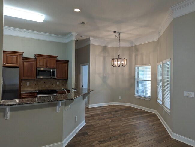 Building Photo - 1789 Ravenna Dr