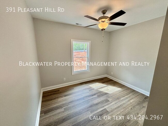 Building Photo - BRAND NEW Three Bedroom Home in Campbell C...