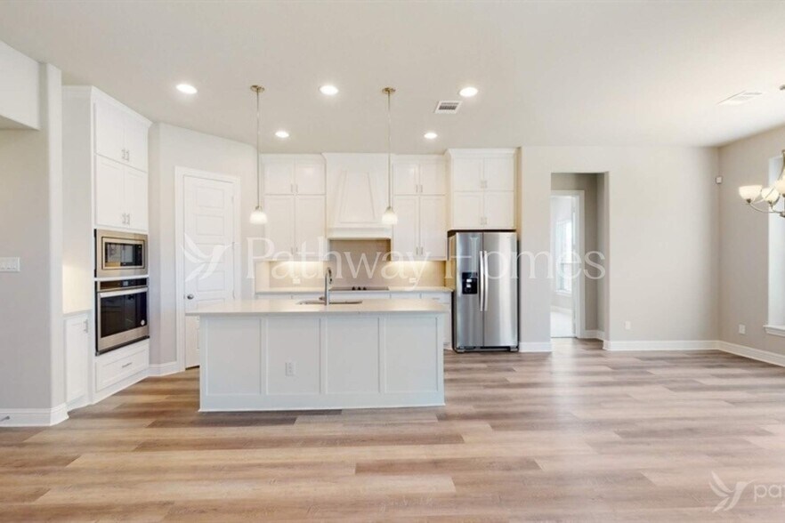 Building Photo - 112 Trail Dr