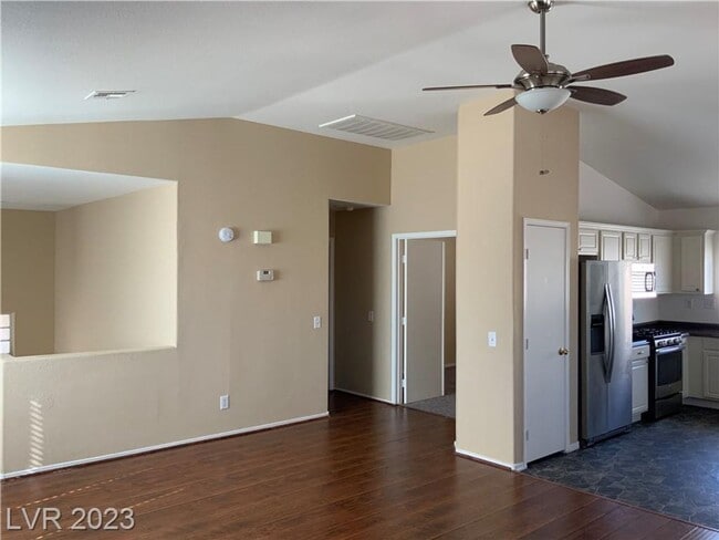 Building Photo - CHARMING SPLIT LEVEL HOME. FEATURING OPEN FAMILY ROOM