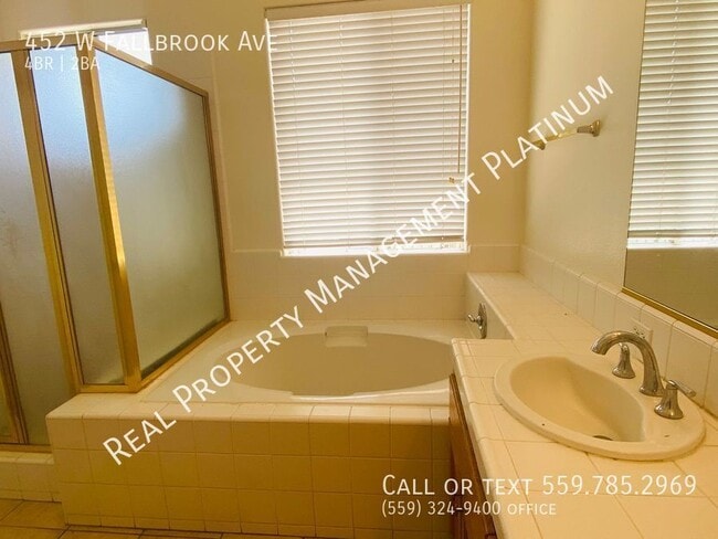 Building Photo - 452 W Fallbrook Ave