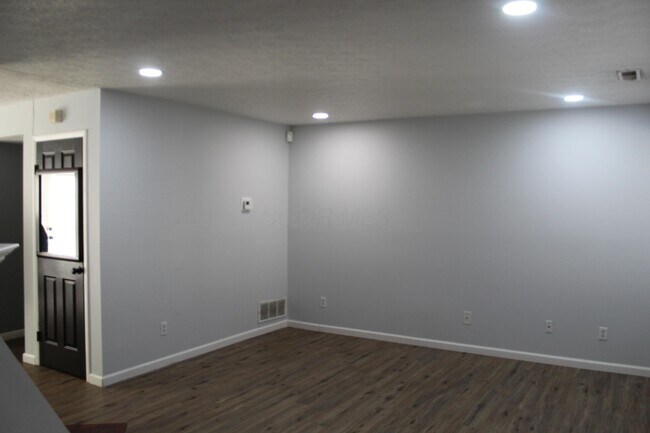 Building Photo - 1823 Worthington Run Dr