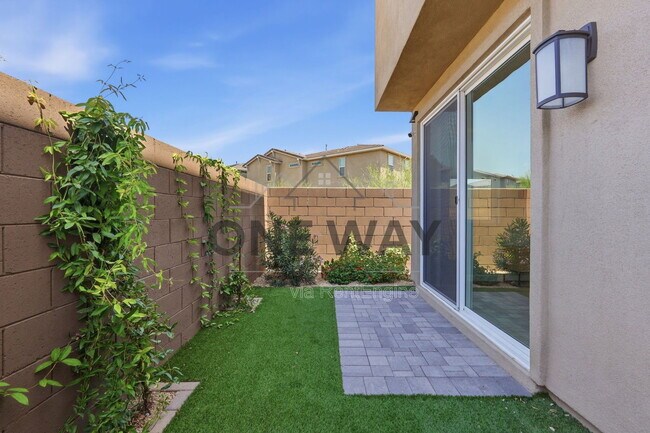 Building Photo - 5832 E Rose Gdn Ln