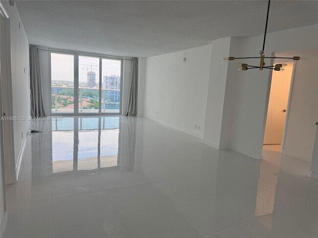 Building Photo - 3800 S Ocean Dr