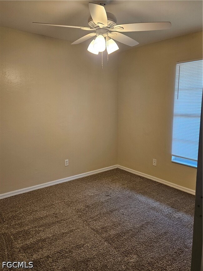 Building Photo - 744 Burns Ave S