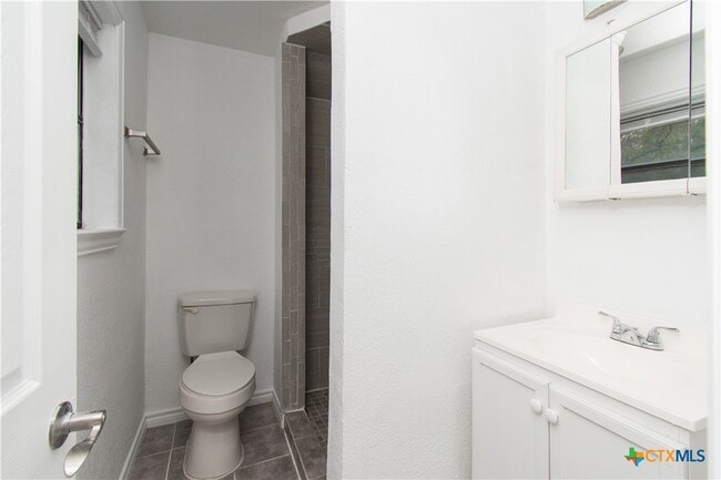 Building Photo - 2407 Lago Trail