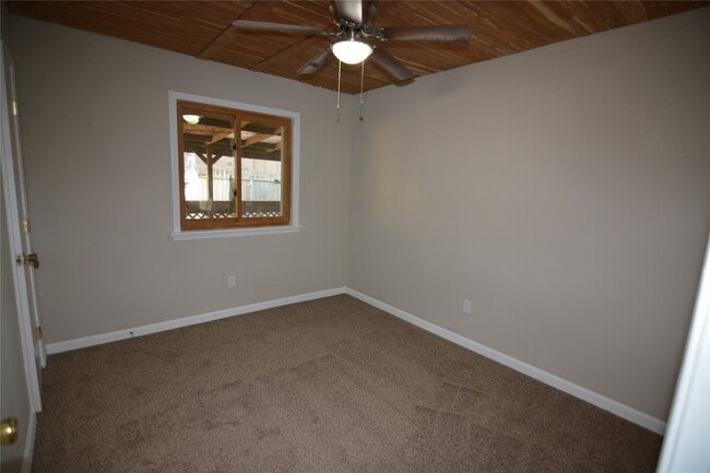 Building Photo - 906 Arrow Lake Dr