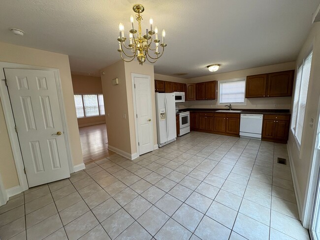 Building Photo - 630 Oak Tree Blvd NW