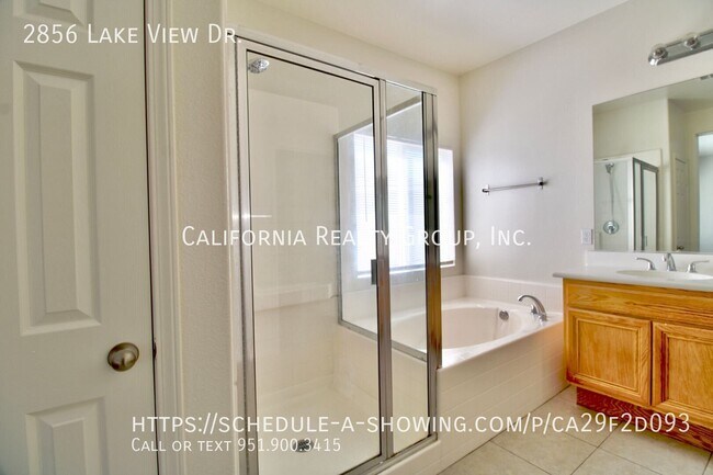 Building Photo - 2856 Lake View Dr
