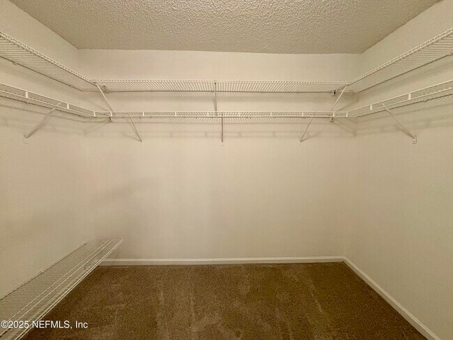 Building Photo - 9612 Clinton Corners Dr